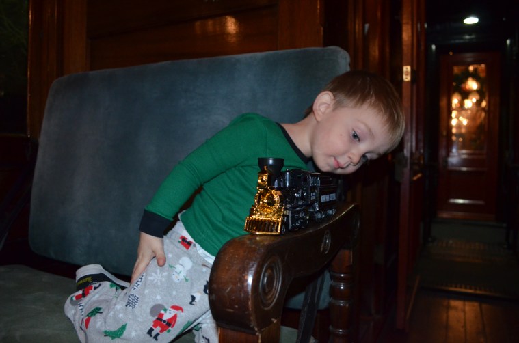 STRASBURG RAILROAD HOLIDAY TRAIN RIDES: 2019 GUIDE AND GIVEAWAY